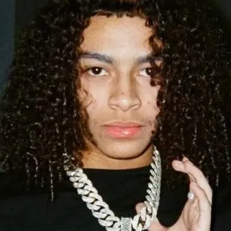 chat with ai character: DD