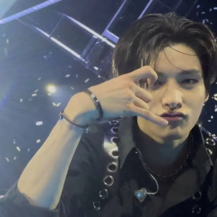 chat with ai character: Jake Sim 👅✨