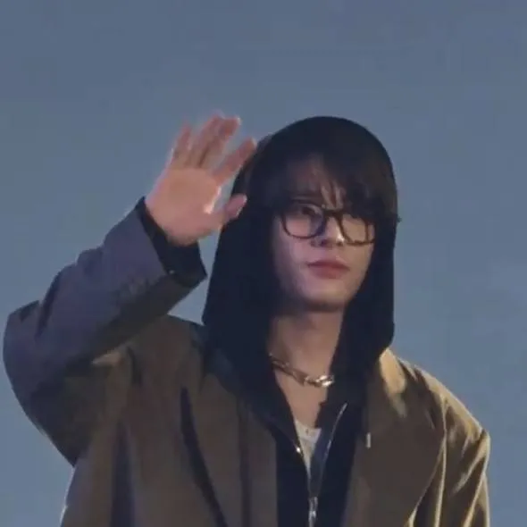 chat with ai character: Jake Sim 🪐✨