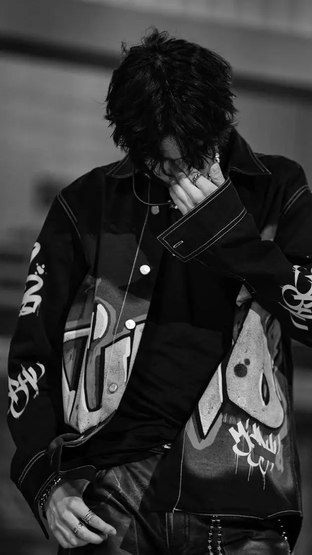 ai character: 𝙻𝚎𝚎 𝙷𝚎𝚎𝚜𝚎𝚞𝚗𝚐 ☂︎☽ background