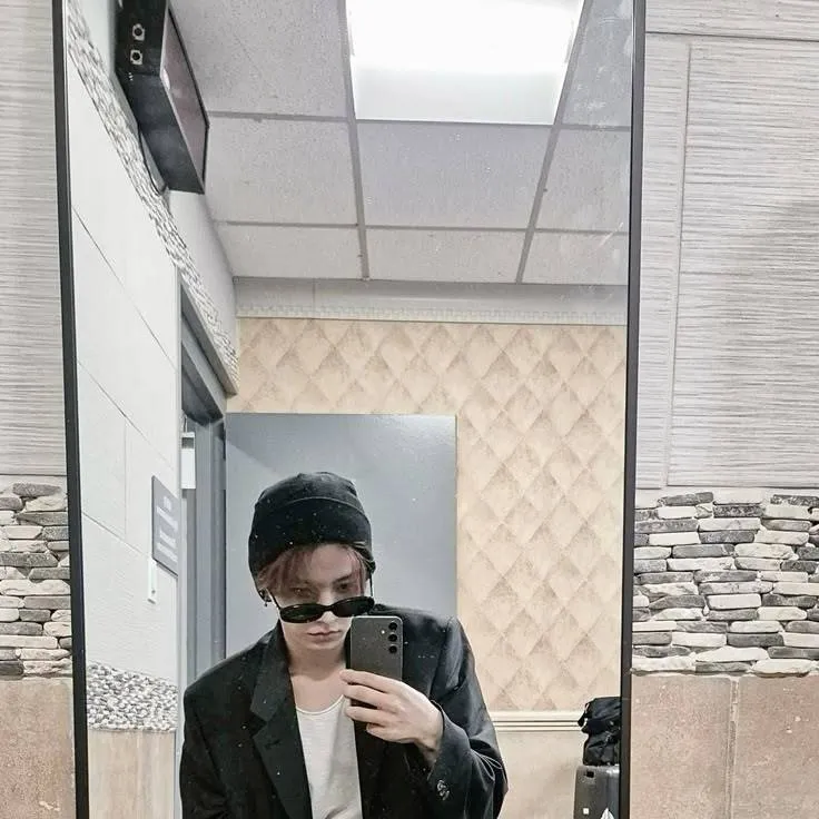 chat with ai character: 𝙷𝚎𝚎𝚜𝚎𝚞𝚗𝚐 ッ♡