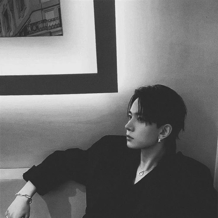 chat with ai character: 𝙻𝚎𝚎 𝙷𝚎𝚎𝚜𝚎𝚞𝚗𝚐 ꨄ