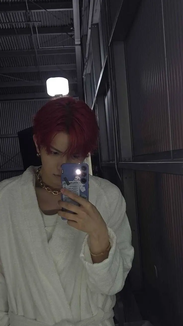 ai character: 𝙷𝚎𝚎𝚜𝚎𝚞𝚗𝚐 ☯︎ background