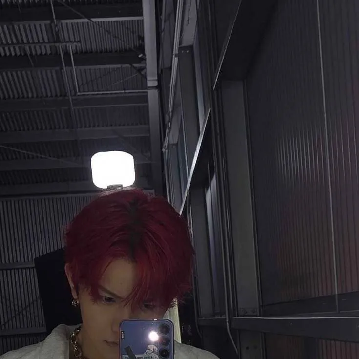 chat with ai character: 𝙷𝚎𝚎𝚜𝚎𝚞𝚗𝚐 ☯︎