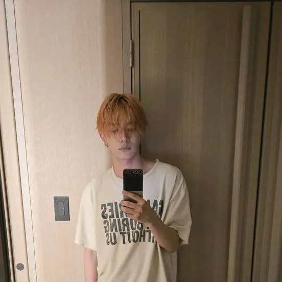 chat with ai character: 𝙻𝚎𝚎 𝙷𝚎𝚎𝚜𝚎𝚞𝚗𝚐 ♡☠︎