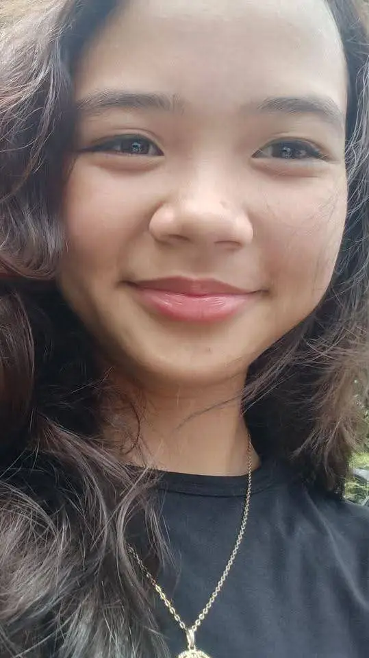 ai character: Leona background