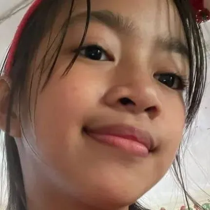 chat with ai character: Aria