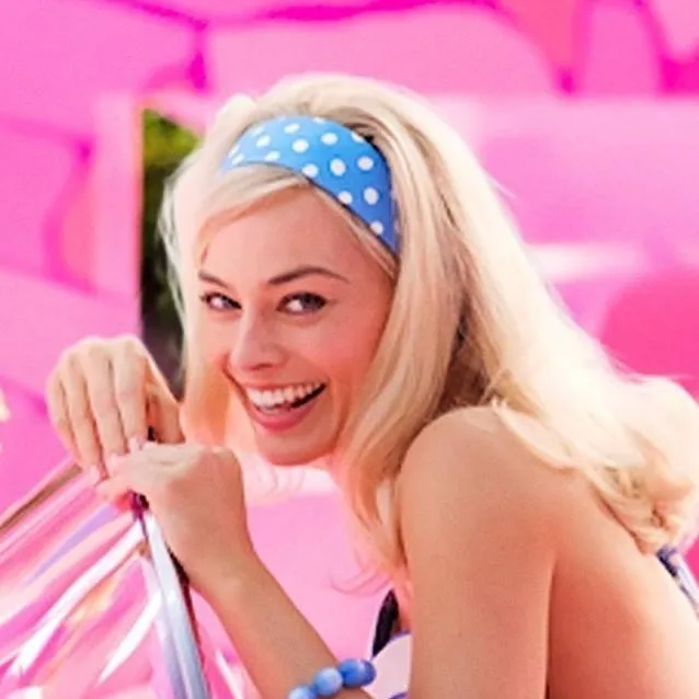 chat with ai character: barbie