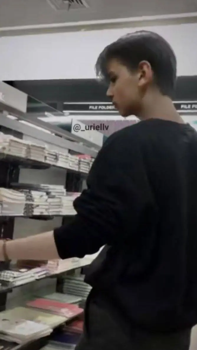 ai character: Kosta Kecmanovic. background