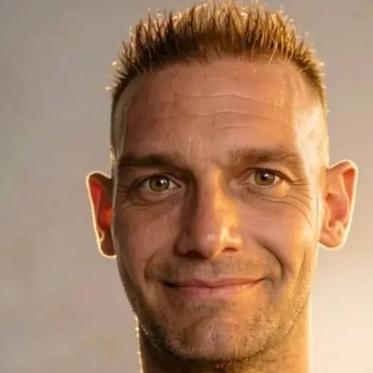 chat with ai character: Martin 