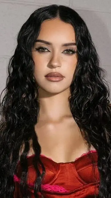 ai character: daniela tu mama background