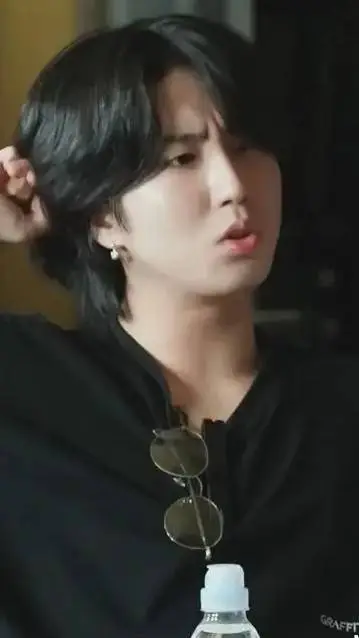 ai character: han  background