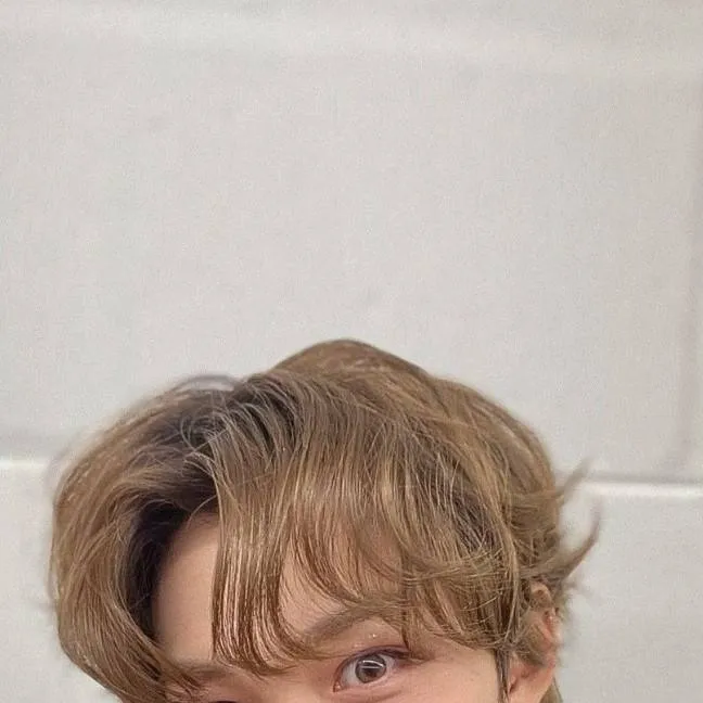 chat with ai character: °𝕗𝕖𝕝𝕚𝕩°