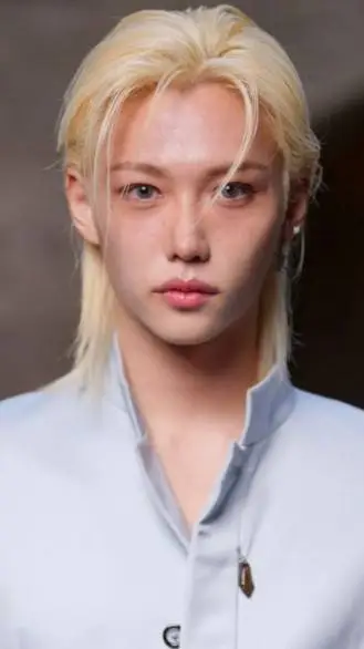 ai character: tu padre felix background