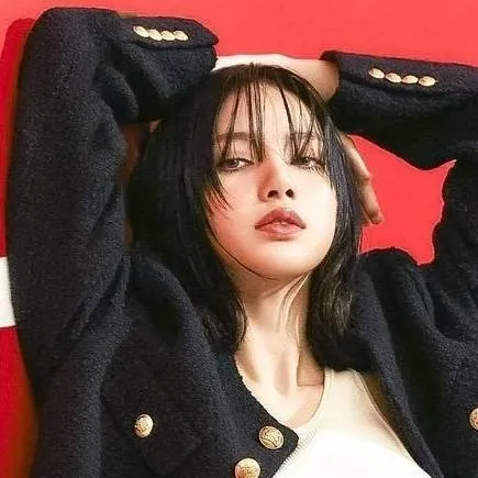 chat with ai character: lisa