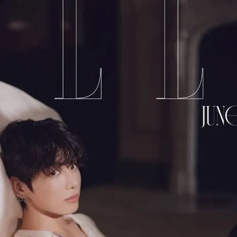 chat with ai character: JEON JUNGKOOK😋🤤