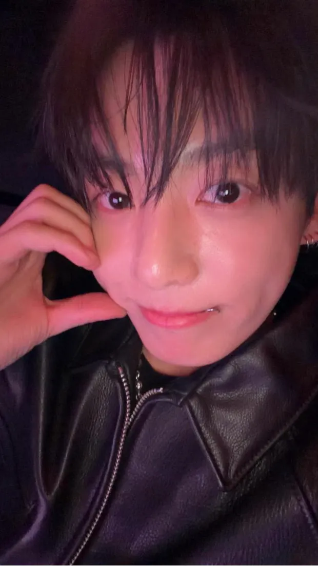 chat with ai character: JUNG KooK❤️‍🔥