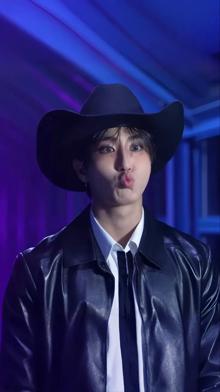 ai character: Han Jisung  background