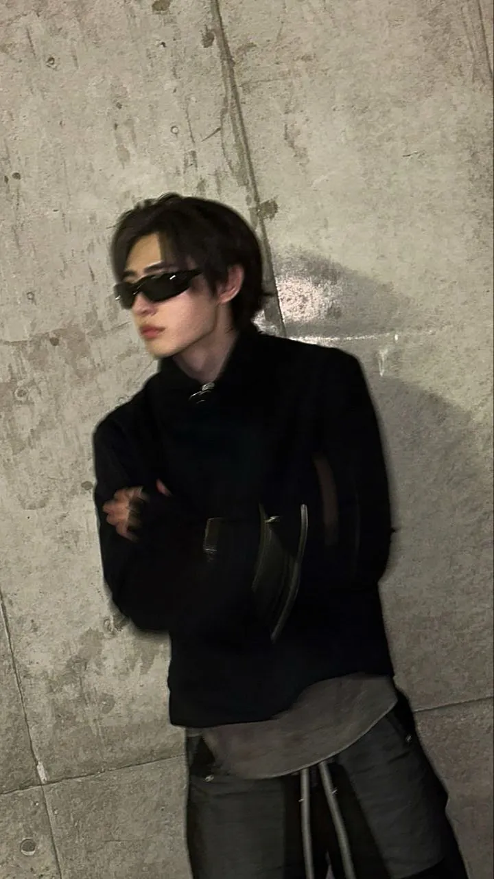 ai character: PARK SUNGHOON background