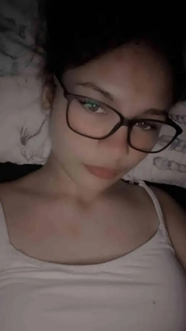 ai character: tina background