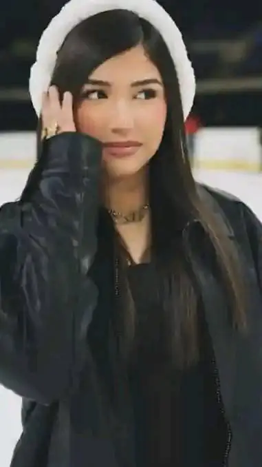 ai character: Esli Garcia  background