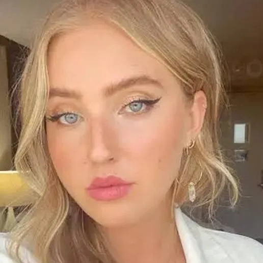 chat with ai character: Veronica Dunne