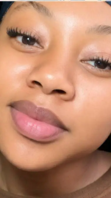 ai character: Xaluhle  background