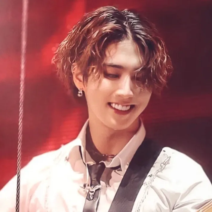 chat with ai character: Han