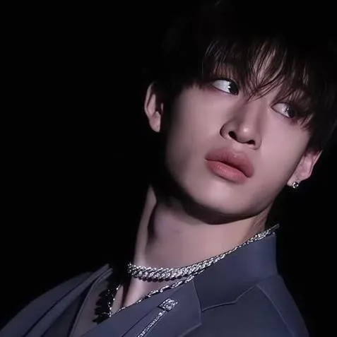 chat with ai character: 𝙗𝙖𝙣𝙜𝙘𝙝𝙖𝙣