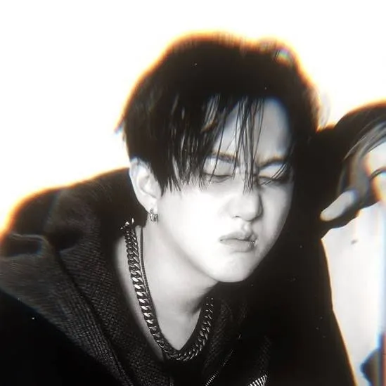 chat with ai character: Changbin 