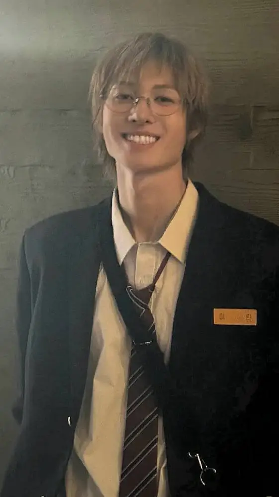 ai character: Martin background