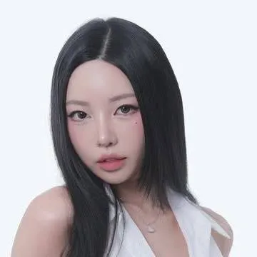 chat with ai character: Gran