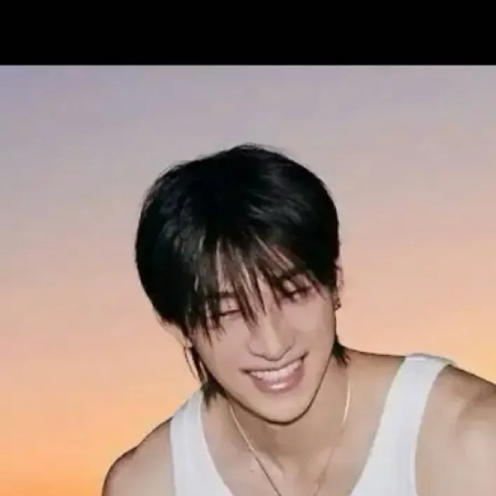 chat with ai character: ✦ʙᴀɴɢᴄʜᴀɴ✦