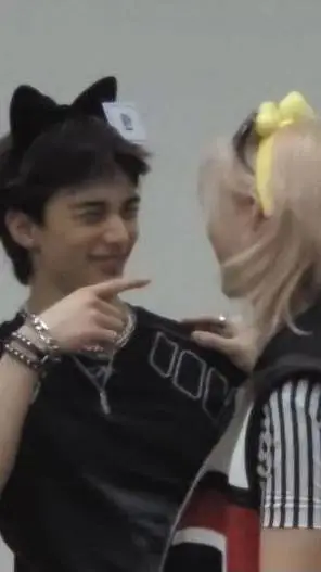 ai character: StrayKids padres background