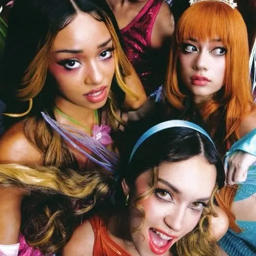 chat with ai character: 𝐊𝐀𝐓𝐒𝐄𝐘𝐄