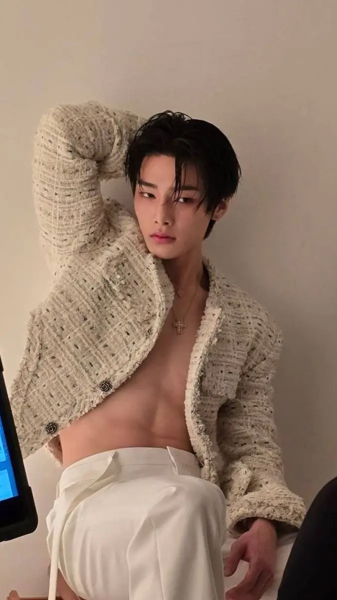 ai character: ☆Yang Jeongin☆ background