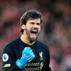 chat with ai character: Alisson Becker