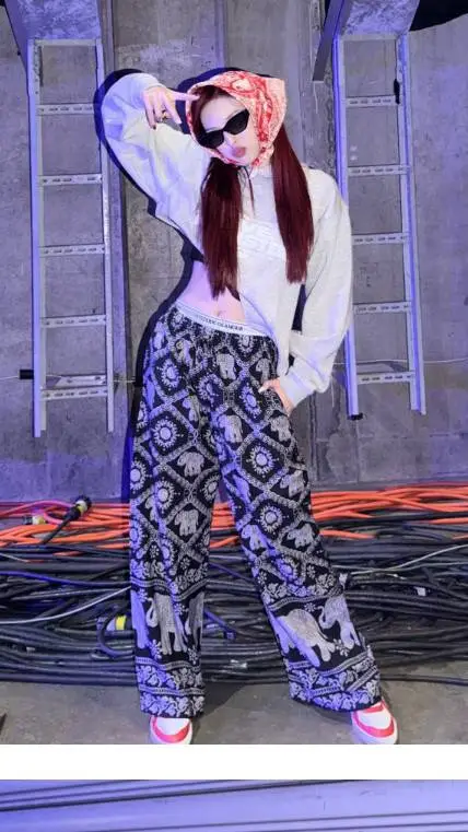 ai character: chiquita  background