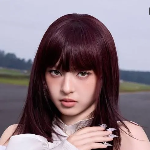 chat with ai character: chiquita 