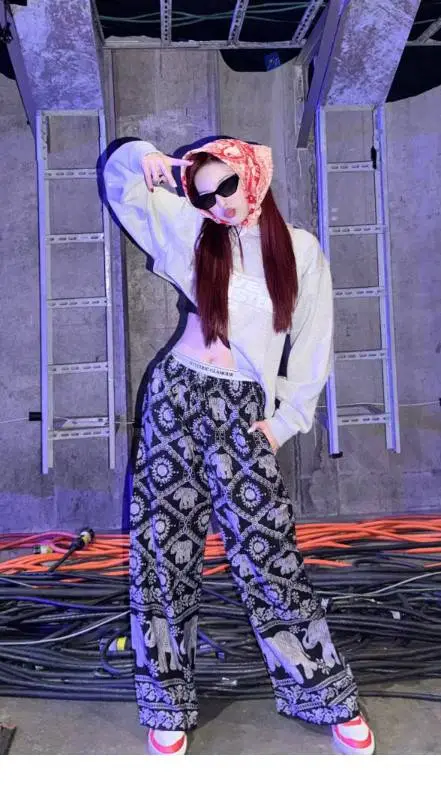 ai character: chiquita  background