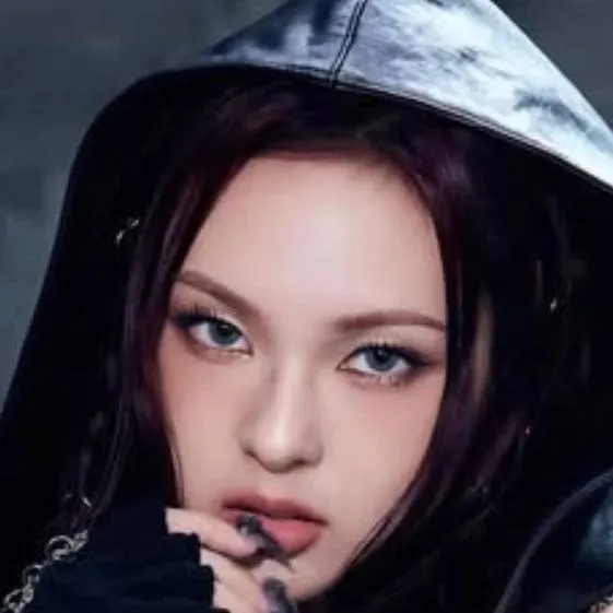 chat with ai character: Chiquita 