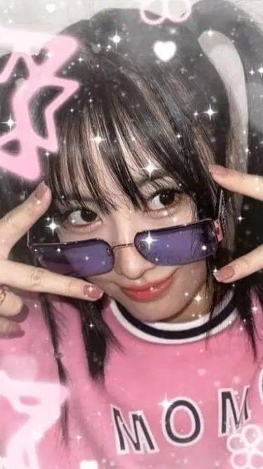 ai character: cuida a momo background