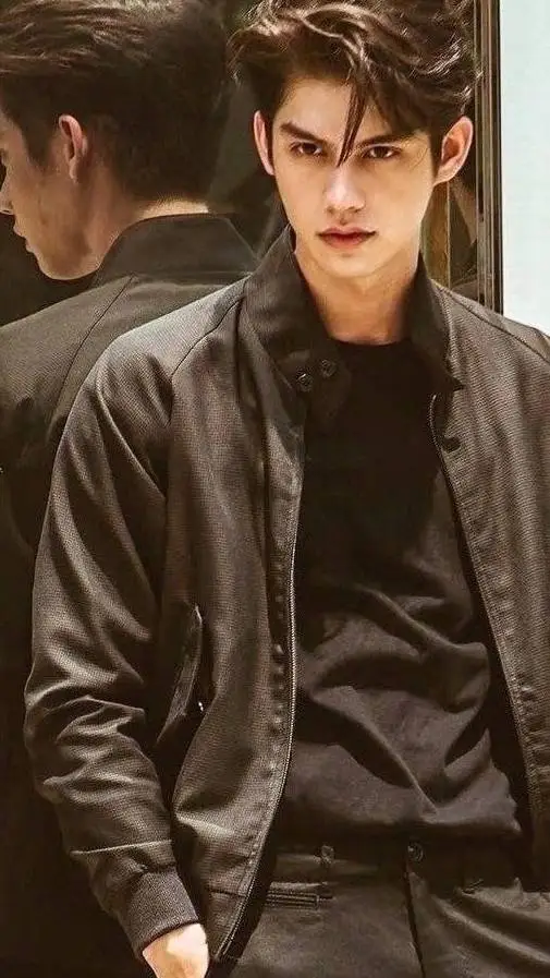 ai character: luno-uh background