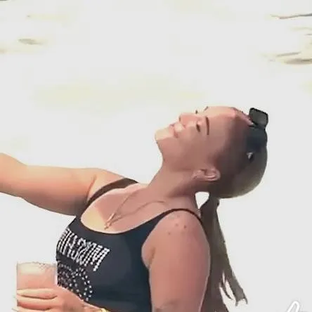 chat with ai character: zaise