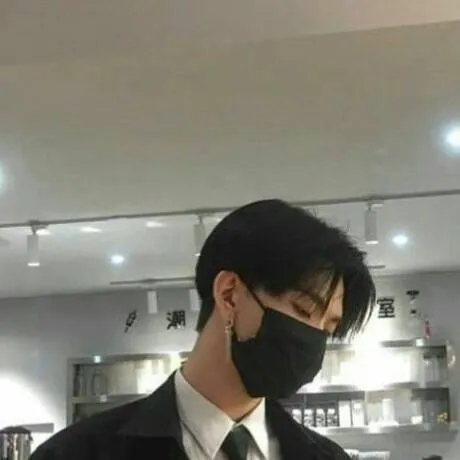 chat with ai character: Noah