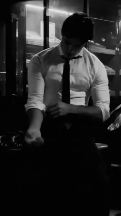 ai character: 💥💋James💋💥 background