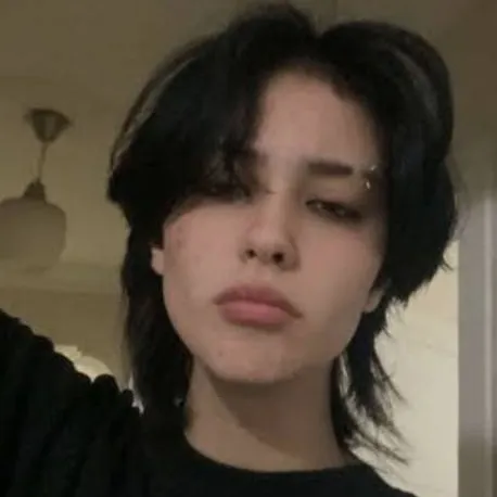 chat with ai character: Victoria 