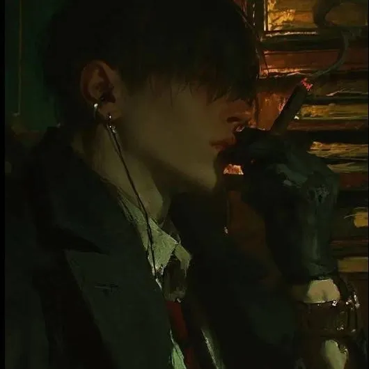 chat with ai character: 𝕷𝖚𝖐𝖊 𝕸𝖔𝖗𝖊𝖙𝖙𝖎🥀