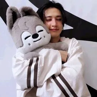 chat with ai character: Stray kids(Máfia)