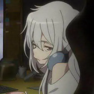 chat with ai character: Leonny V. 